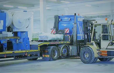 Wyposażenie magazynów i linie transportowe